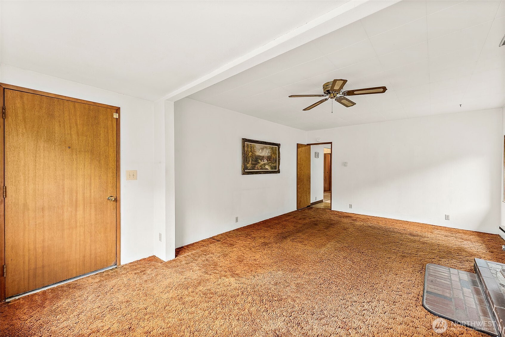 12106 County Line Road East Edgewood, WA 98372 - Photo 4 of 31 a view of empty room with ceiling fan