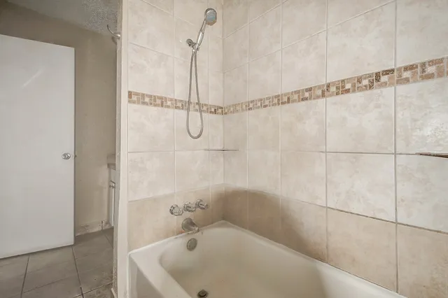 $95,000 | 9327 Pagewood Lane, Houston, TX 77063