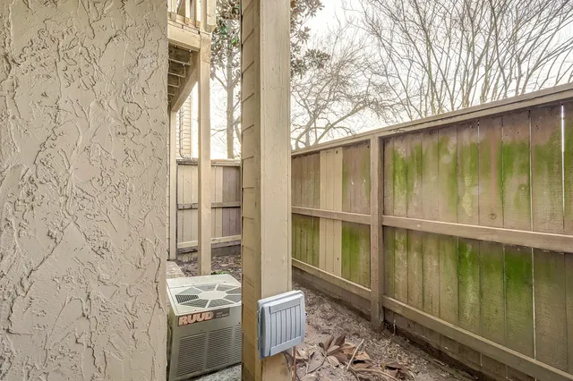 $95,000 | 9327 Pagewood Lane, Houston, TX 77063