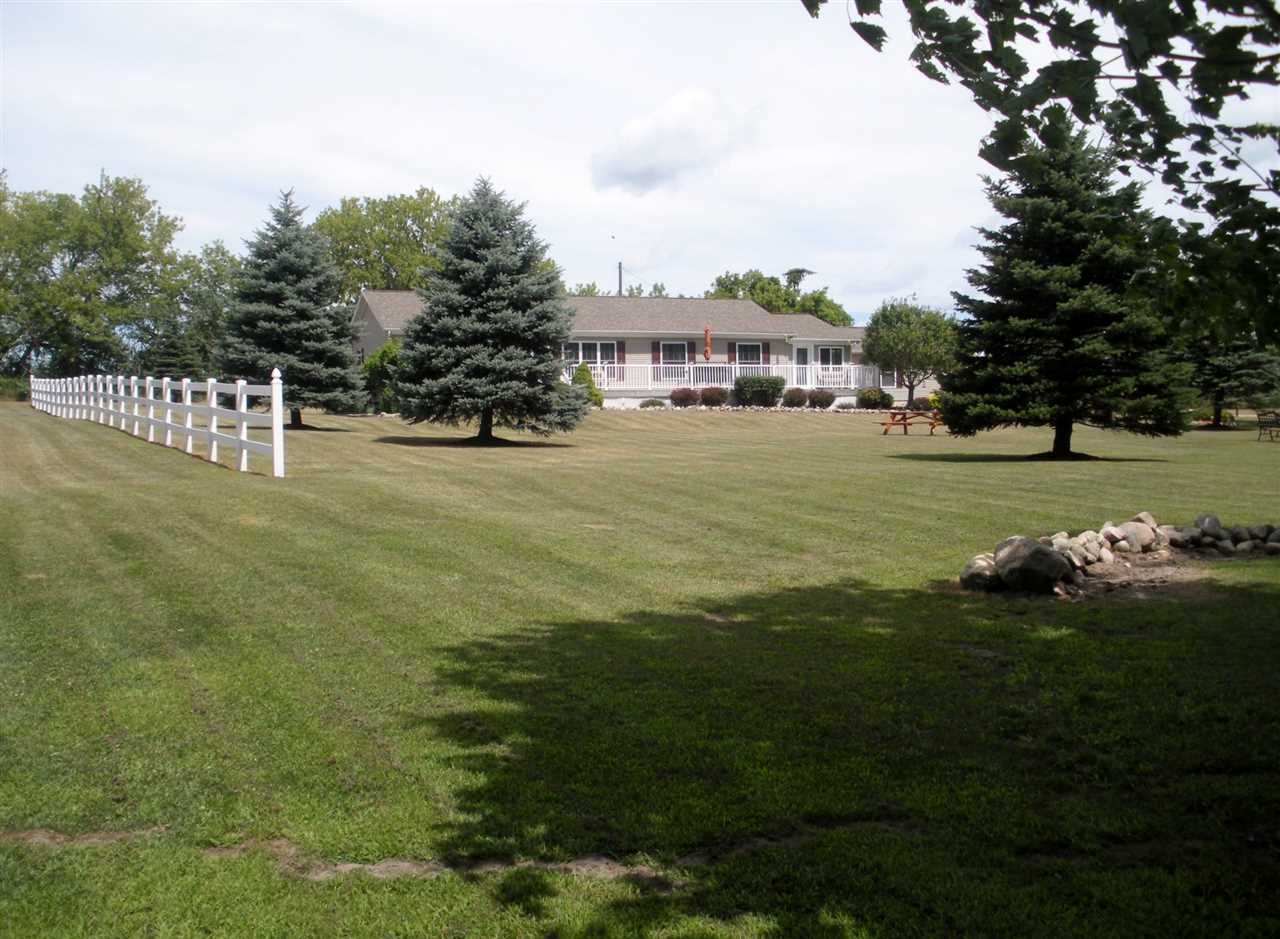 9249 Russell Road Clare, MI 48617 - Photo 21 of 27 1835981-20.JPG