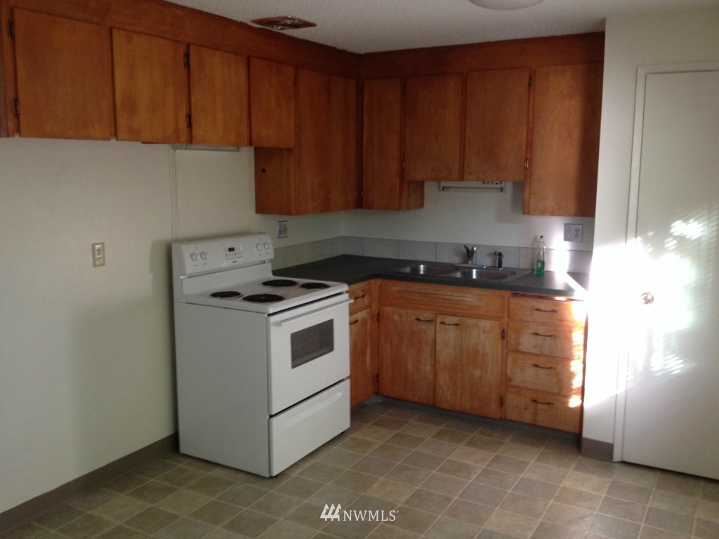 101 Montvue Street Riverside, WA 98849 - Photo 9 of 16