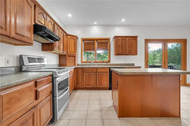 a view of livingroom with furniture and wooden floor