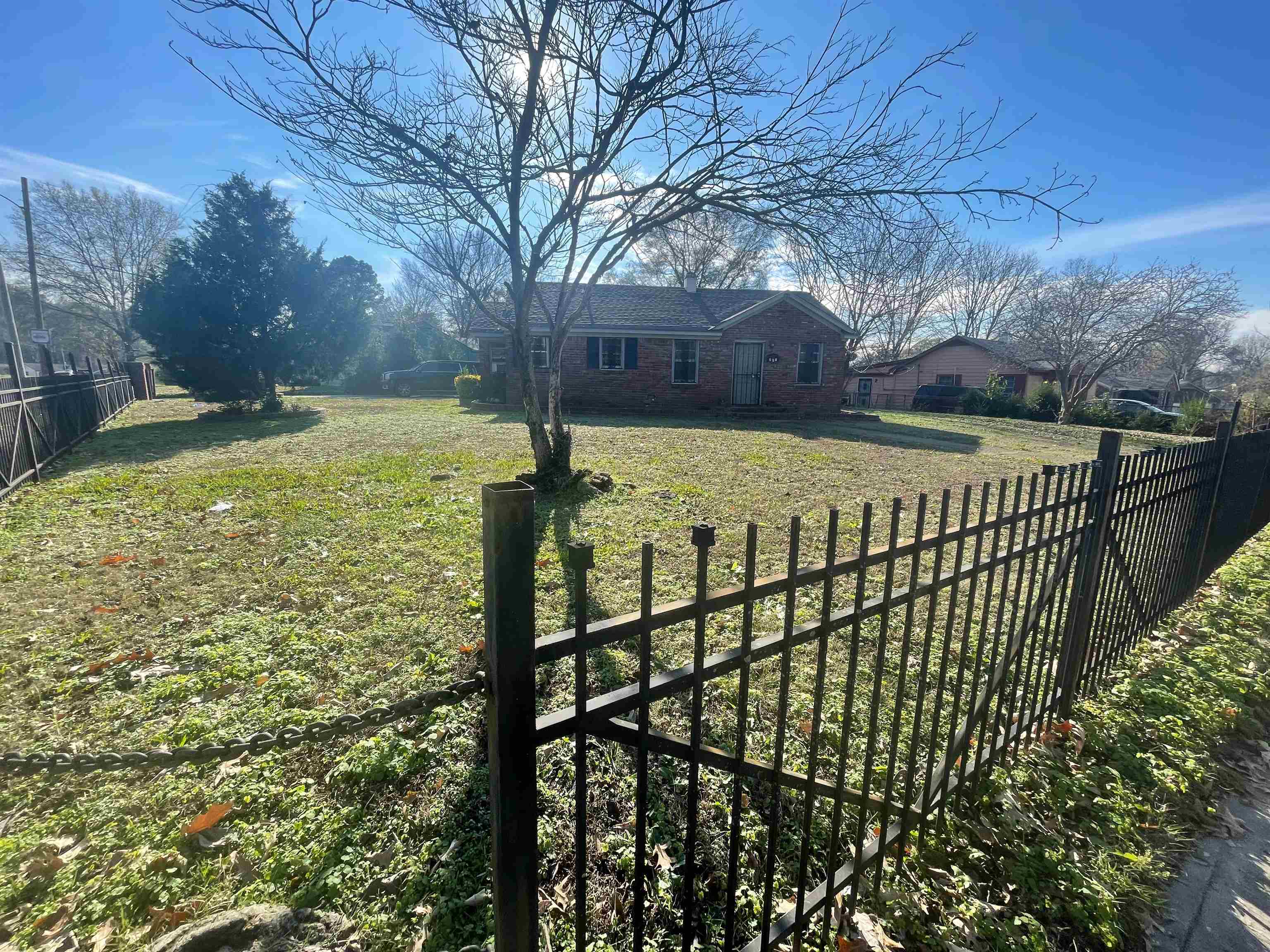 271 West Brooks Road Memphis, TN 38109 - Photo 17 of 17 View of fenced backyard