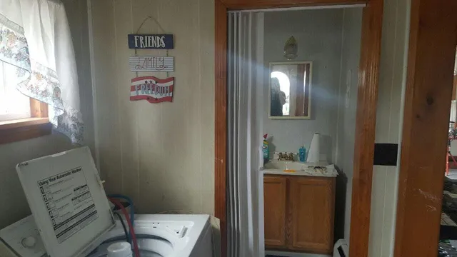 $144,900 | 22 Pine Street, East Millinocket, ME 04430