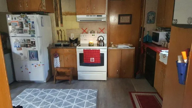 $149,900 | 22 Pine Street, East Millinocket, ME 04430