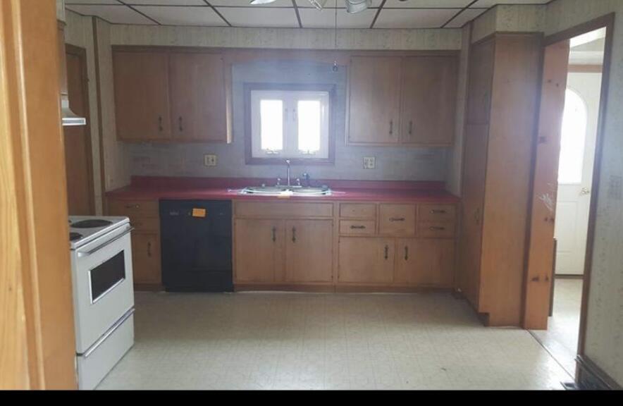 22 Pine Street East Millinocket, ME 04430 - Photo 7 of 17 9A6A9AB8-38D4-4427-A7D2-88C61CD46E15