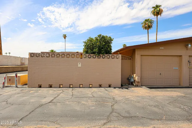 $195,000 | 10855 West Santa Fe Drive, Sun City, AZ 85351