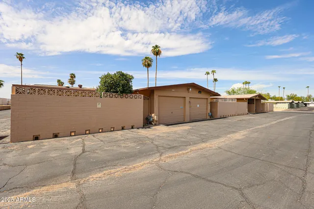 $195,000 | 10855 West Santa Fe Drive, Sun City, AZ 85351