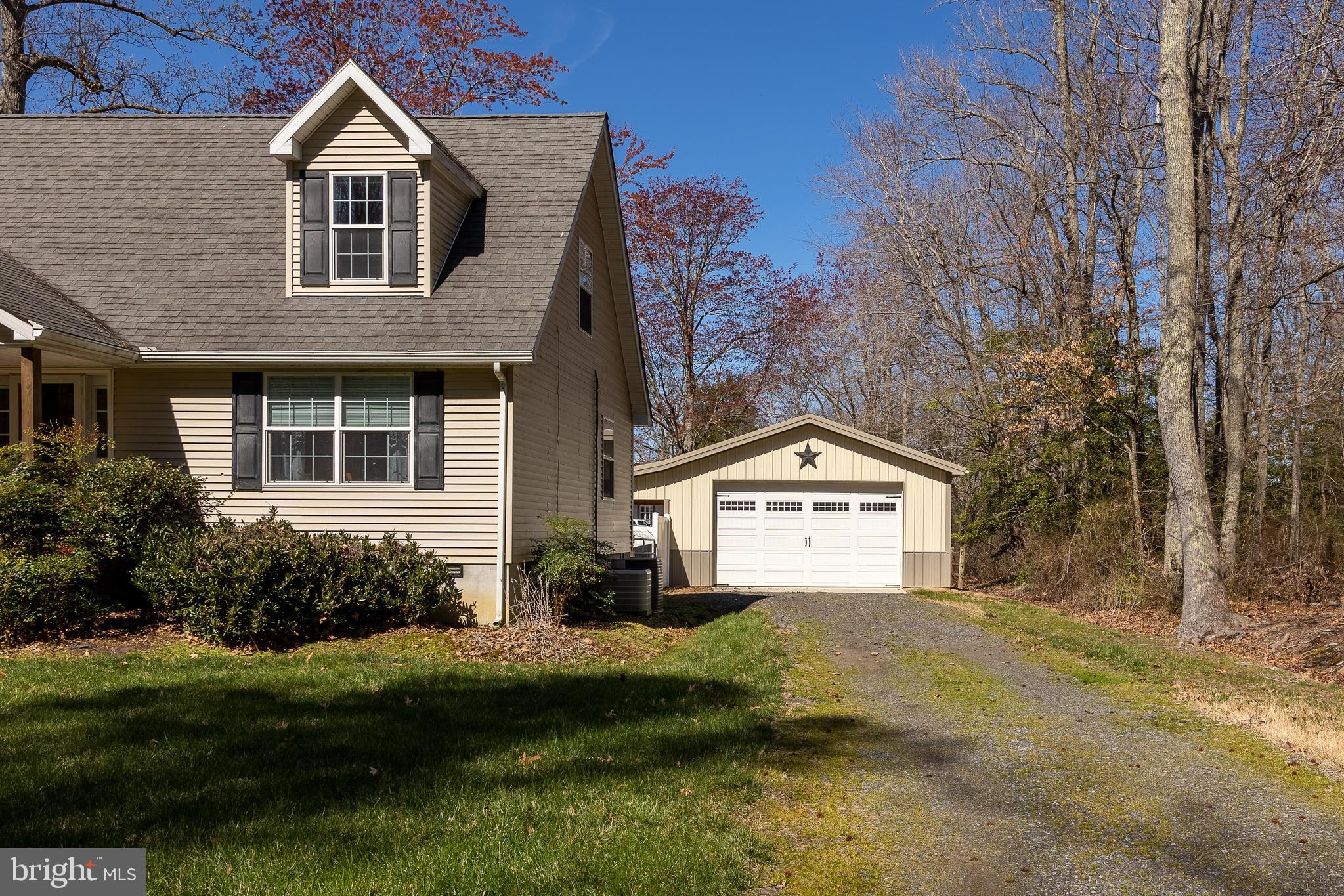 811 Long Point Road Hague, VA 22469 - Photo 4 of 30