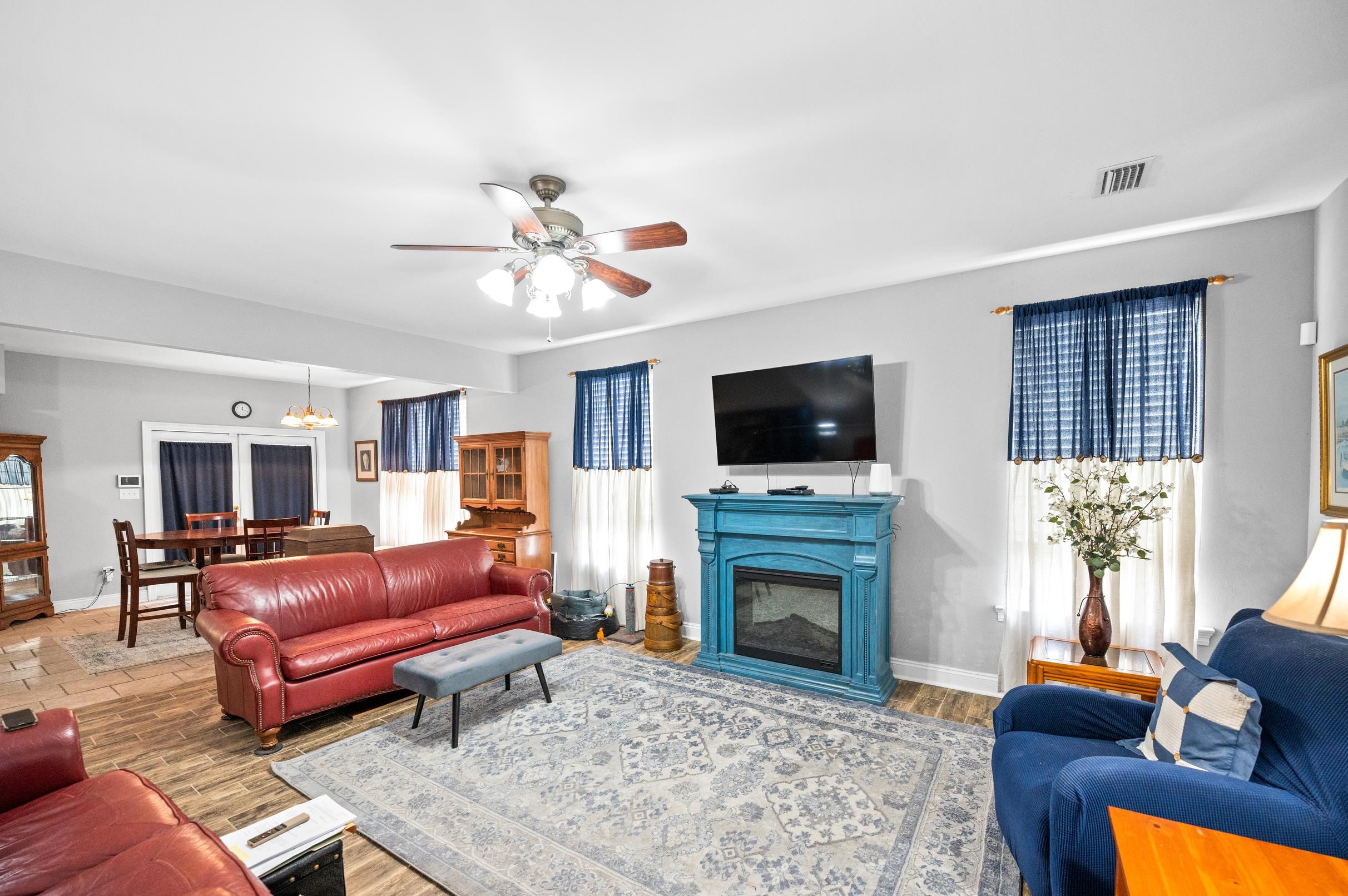 12846 Underwood Road Summerdale, AL 36580 - Photo 29 of 58 Living Room