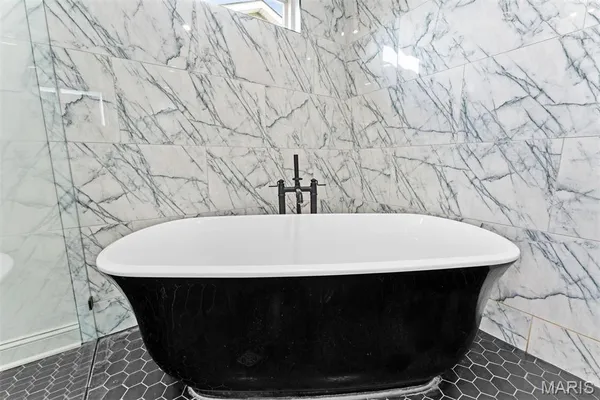 $330,000 | 690 Glen Eagle Drive, Troy, MO 63379