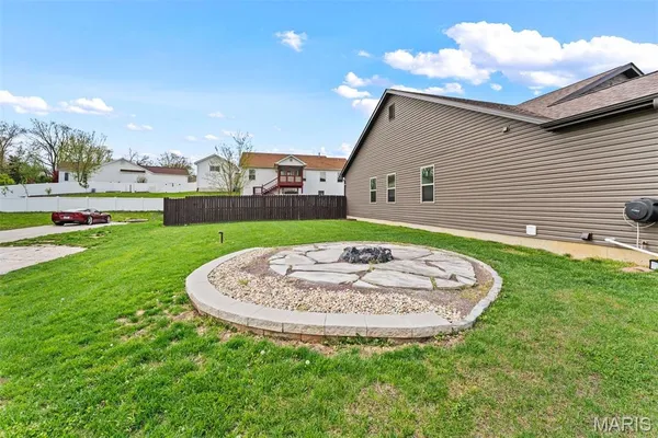 $330,000 | 690 Glen Eagle Drive, Troy, MO 63379