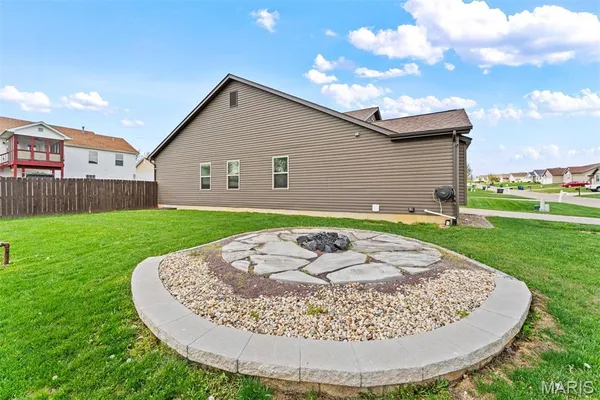 $330,000 | 690 Glen Eagle Drive, Troy, MO 63379