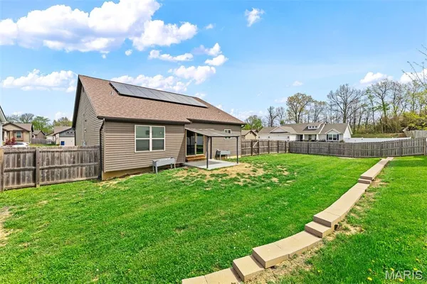 $330,000 | 690 Glen Eagle Drive, Troy, MO 63379