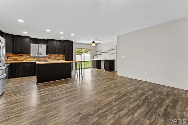 $330,000 | 690 Glen Eagle Drive, Troy, MO 63379