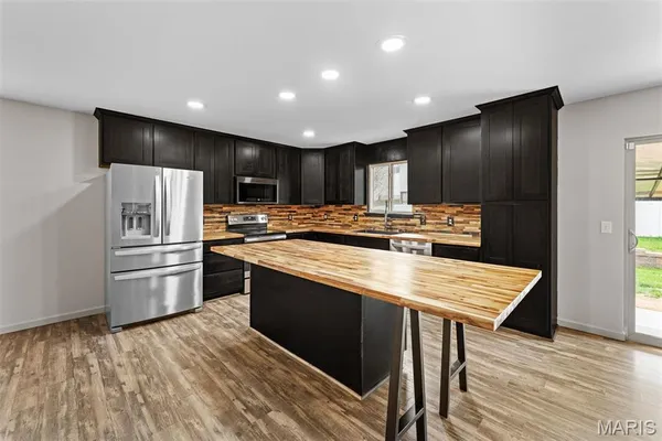 $330,000 | 690 Glen Eagle Drive, Troy, MO 63379