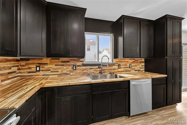 $330,000 | 690 Glen Eagle Drive, Troy, MO 63379