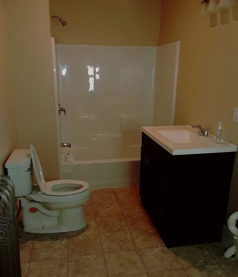 724 Maple Street Manchester, NH 03104 - Photo 13 of 32