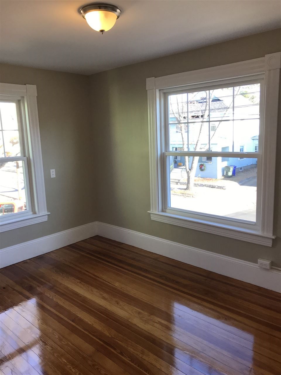 724 Maple Street Manchester, NH 03104 - Photo 17 of 32