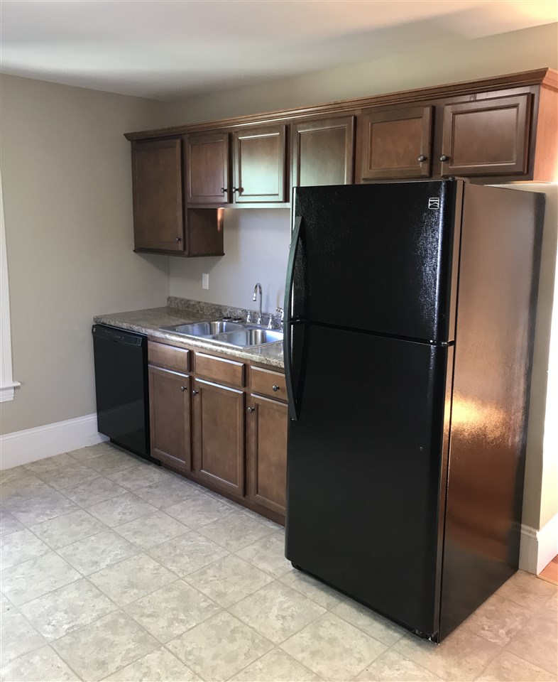 724 Maple Street Manchester, NH 03104 - Photo 22 of 32