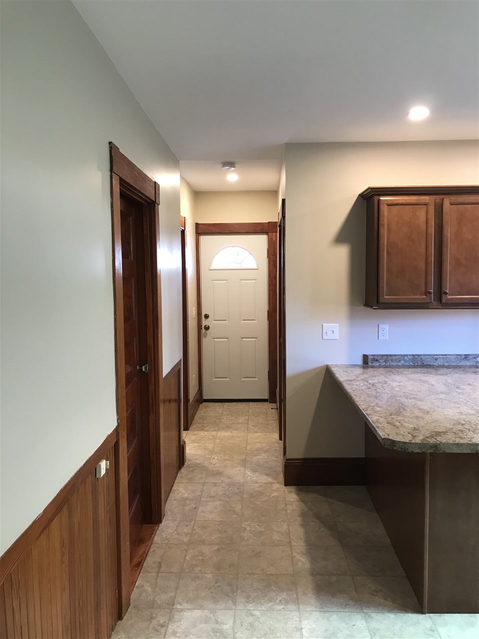 724 Maple Street Manchester, NH 03104 - Photo 8 of 32
