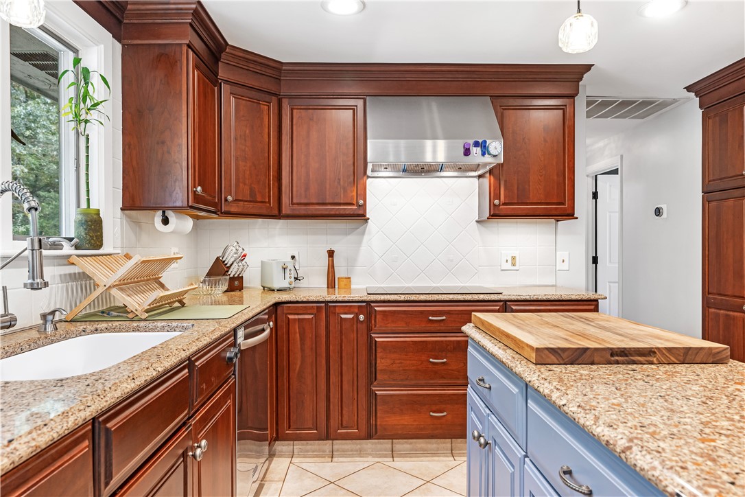 34 Highland Terrace Scituate, RI 02857 - Photo 11 of 38