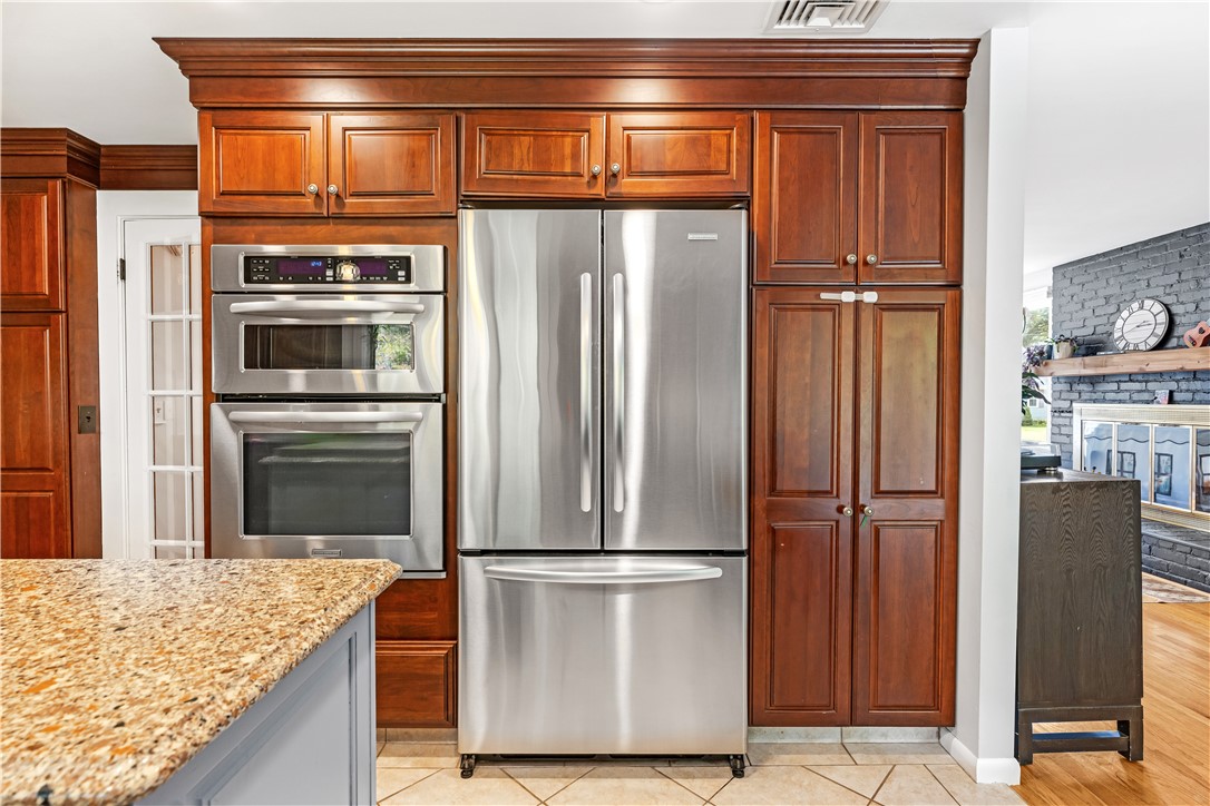 34 Highland Terrace Scituate, RI 02857 - Photo 12 of 38