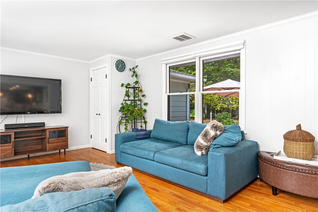 34 Highland Terrace Scituate, RI 02857 - Photo 6 of 38