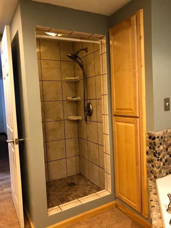 933 Horning Road Baldwin, PA 15236 - Photo 11 of 20 Shower