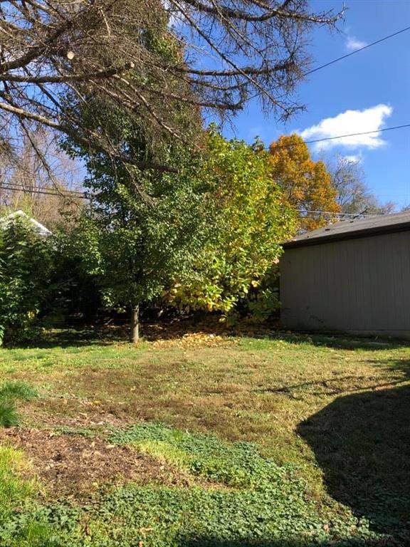 933 Horning Road Baldwin, PA 15236 - Photo 16 of 20 Yard