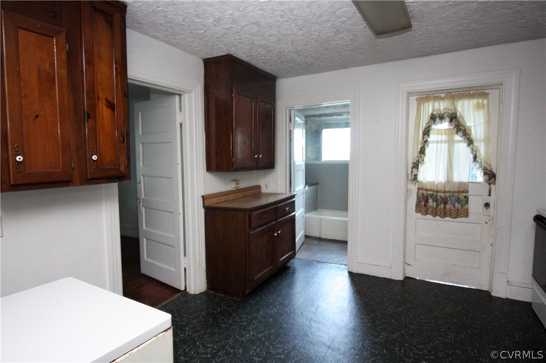 24938 Ferndale Road Petersburg, VA 23803 - Photo 4 of 14 Gallery Image 4