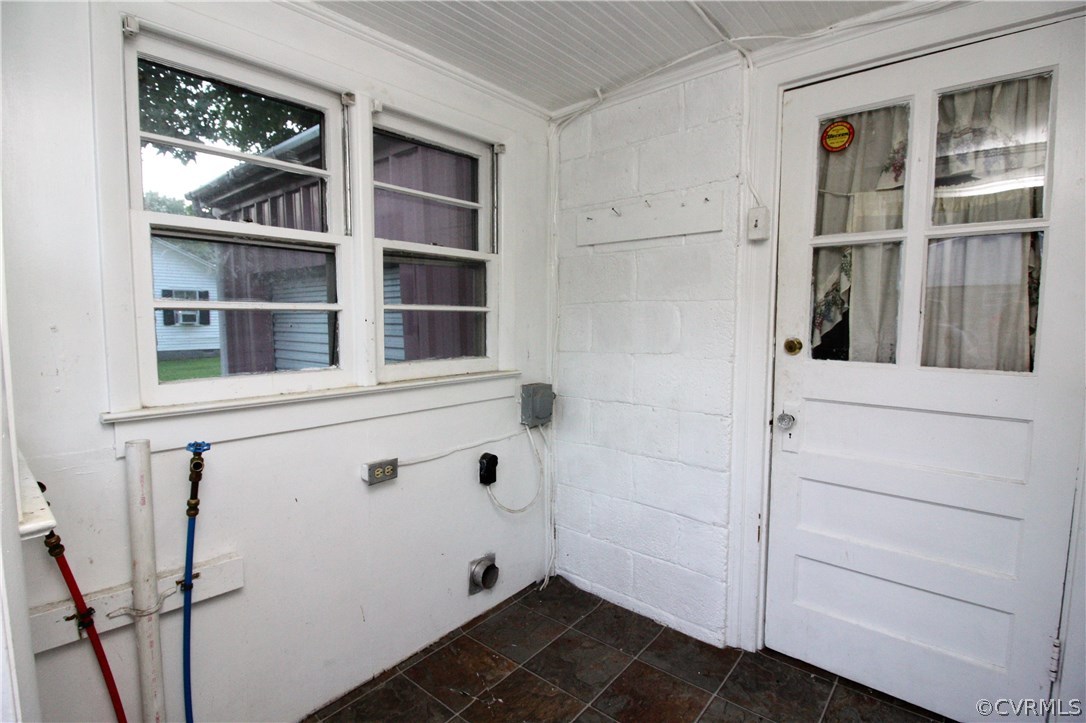 24938 Ferndale Road Petersburg, VA 23803 - Photo 10 of 14 Gallery Image 10