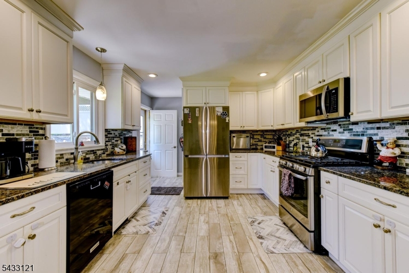 77 Marion Avenue Butler, NJ 07405 - Photo 20 of 46
