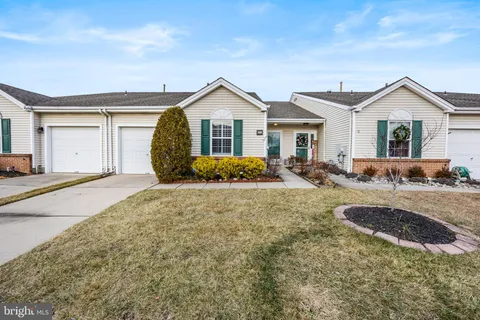 $395,000 | 20 Raleigh Drive, Mount Laurel, NJ 08054