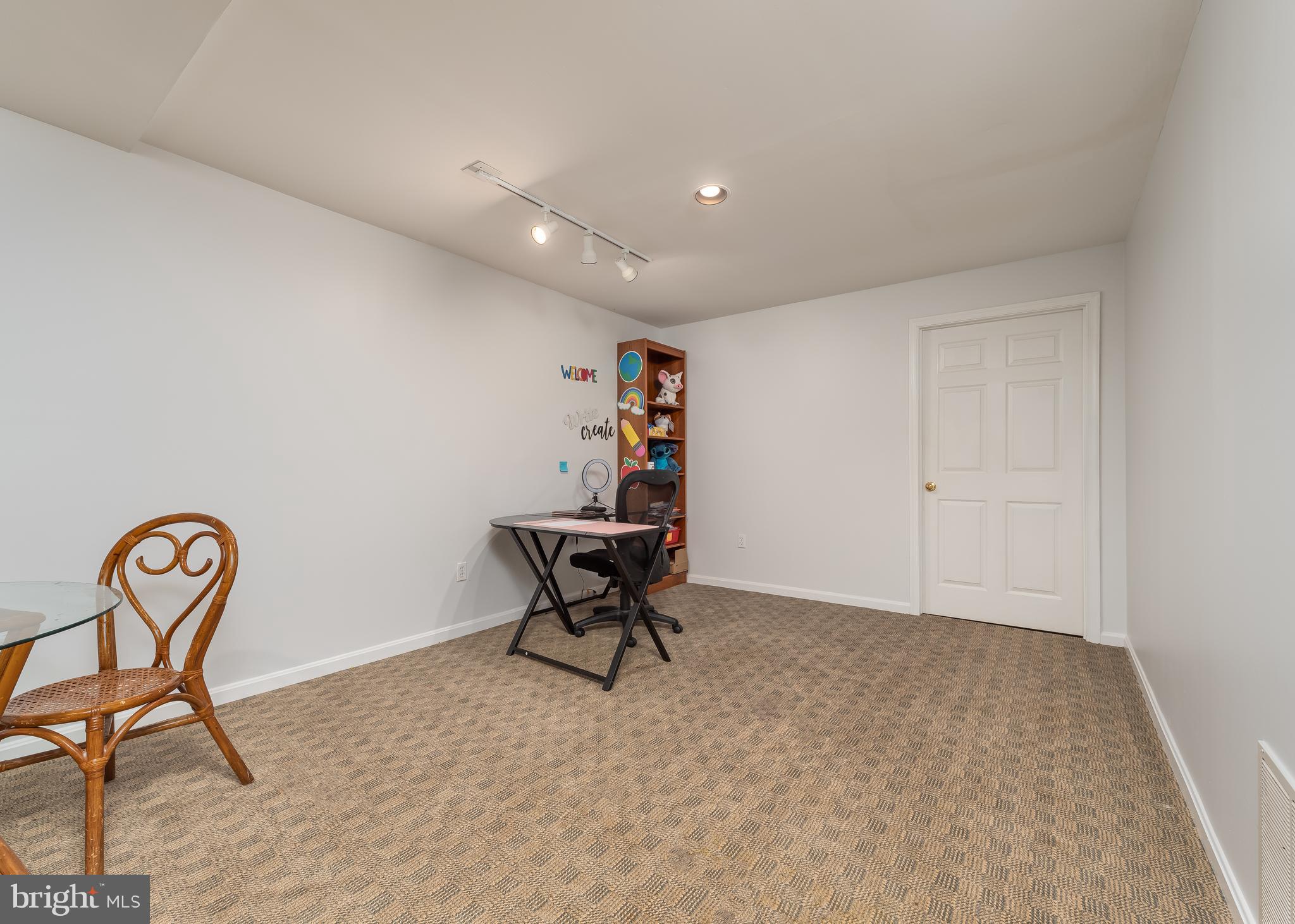 329 Soapstone Lane Silver Spring, MD 20905 - Photo 42 of 60 Gallery Image 42