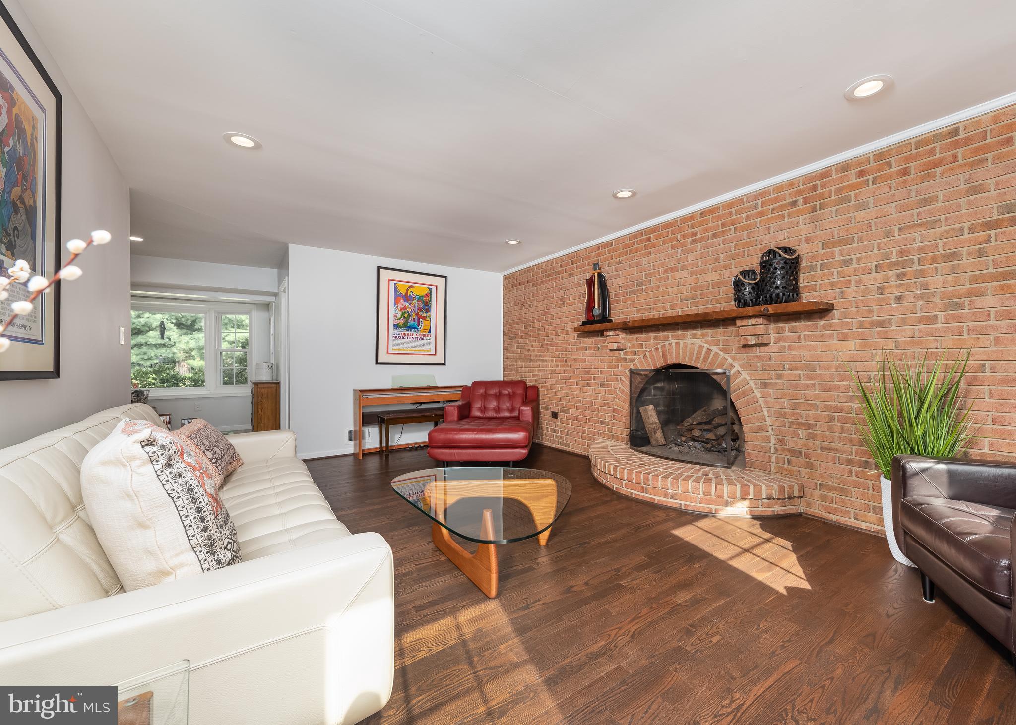 329 Soapstone Lane Silver Spring, MD 20905 - Photo 6 of 60 Gallery Image 6