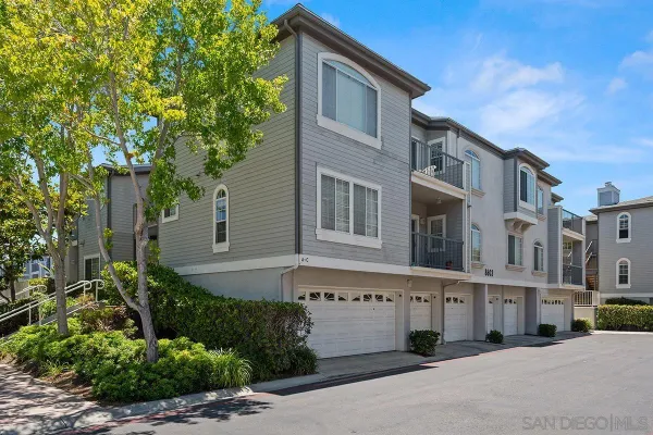 $4,095 | 8603 Via Mallorca, Unit D, La Jolla, CA 92037