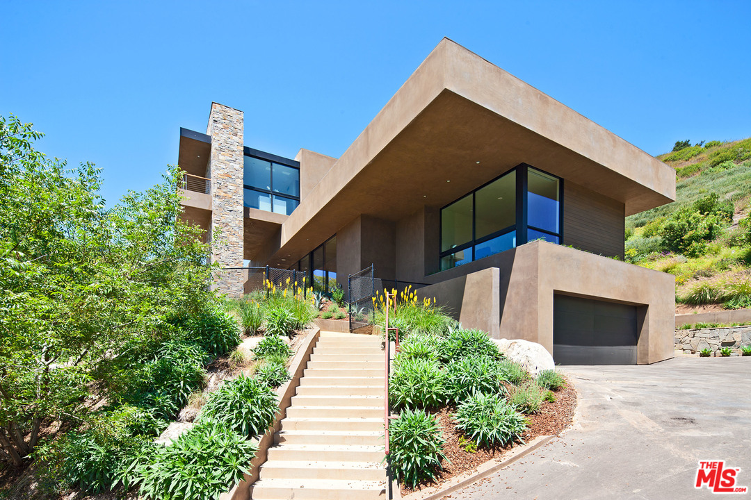 6228 Sycamore Meadows Drive Malibu, CA 90265 - Photo 4 of 31