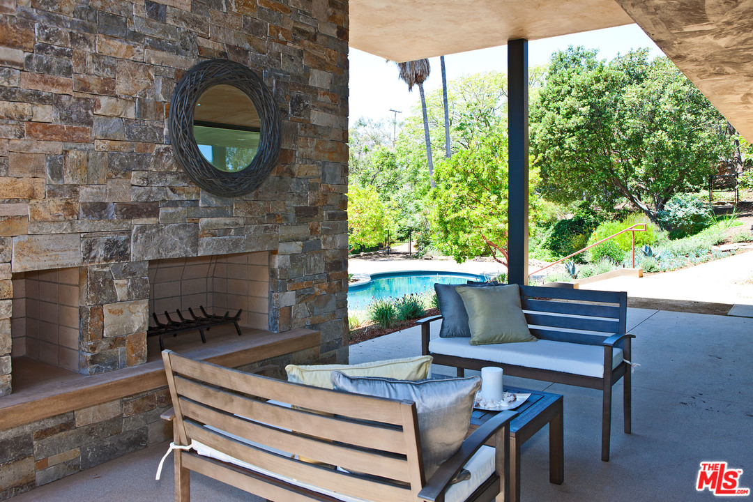 6228 Sycamore Meadows Drive Malibu, CA 90265 - Photo 8 of 31