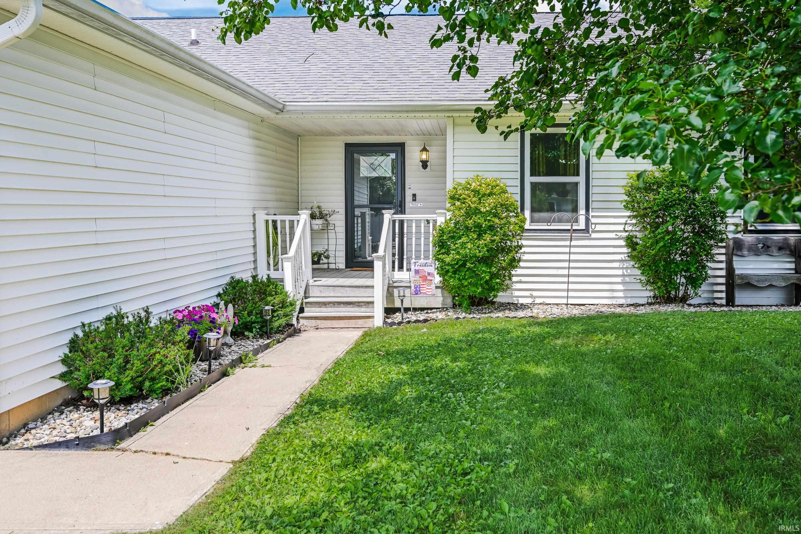 1267 Marigold Road Bloomington, IN 47401 - Photo 2 of 30