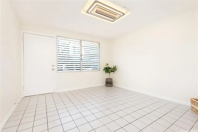 $240,000 | 98-142 Lipoa Place, Unit 103, Aiea, HI 96701