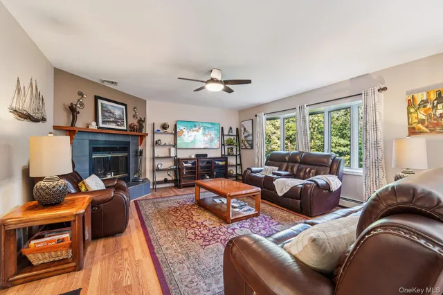 $534,000 | 64 Palomino Place, New Windsor, NY 12553