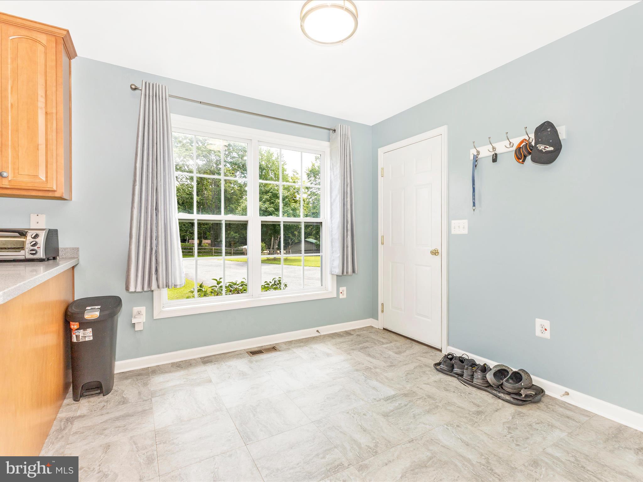 15220 Croom Road Brandywine, MD 20613 - Photo 10 of 68 Foyer