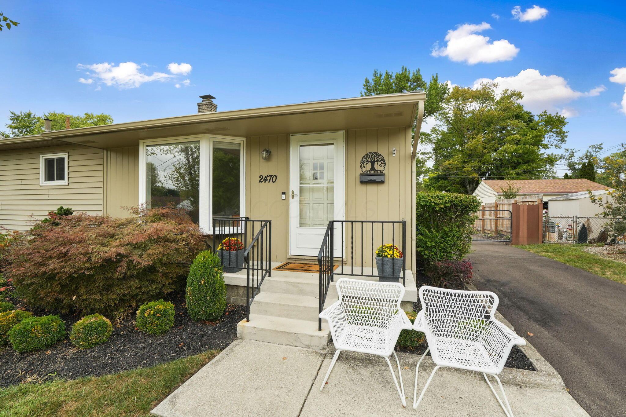 2470 Swansea Road Columbus, OH 43221 - Photo 3 of 37 4-web-or-mls-DSC04534