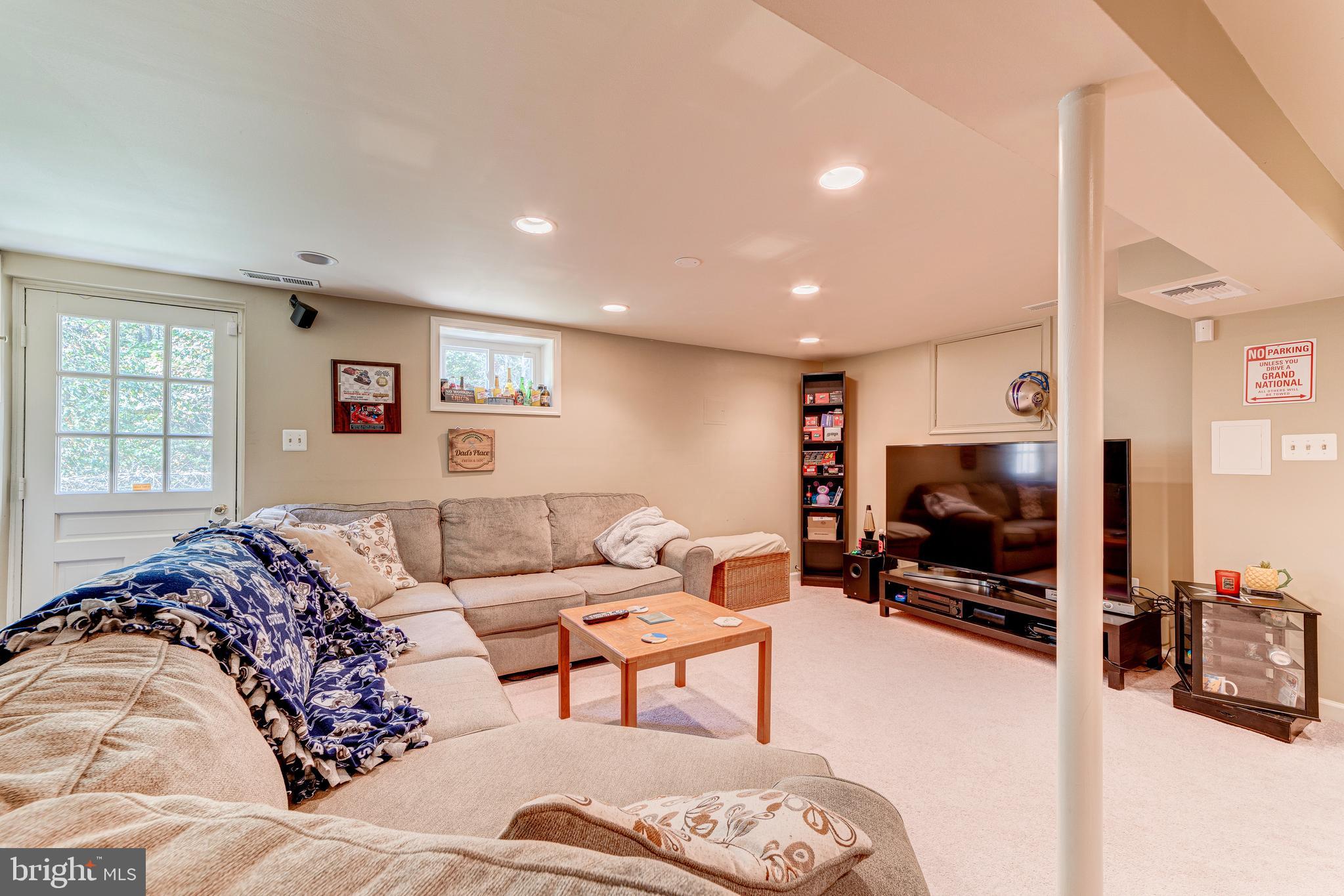 8102 Hudson Falls Way Springfield, VA 22153 - Photo 39 of 61 Gallery Image 39