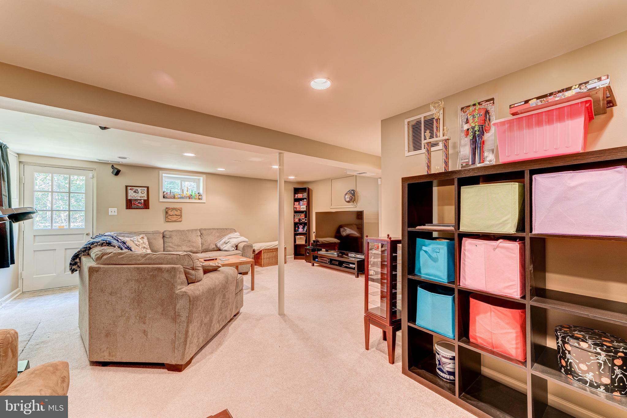 8102 Hudson Falls Way Springfield, VA 22153 - Photo 41 of 61 Gallery Image 41
