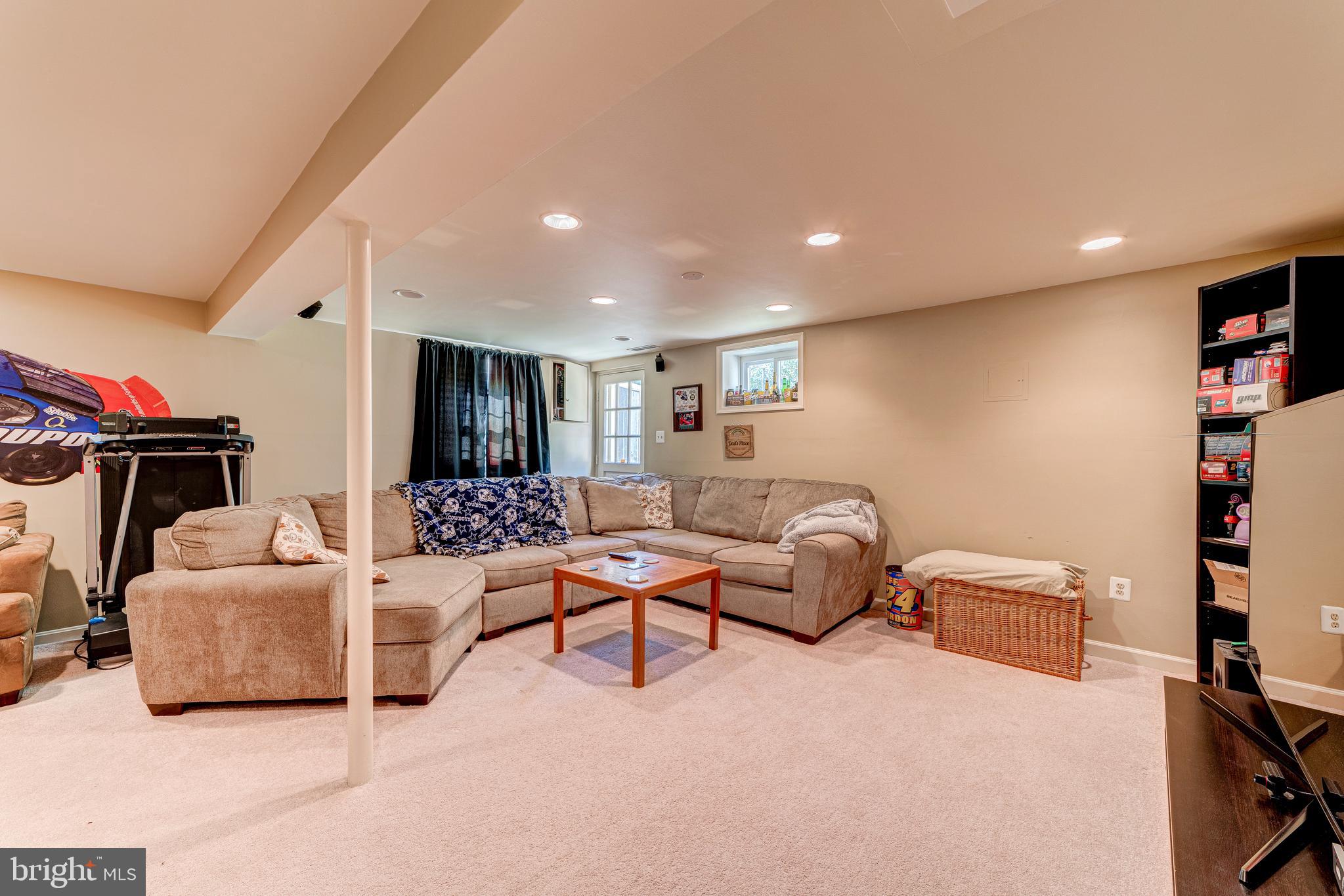 8102 Hudson Falls Way Springfield, VA 22153 - Photo 59 of 61 Gallery Image 59