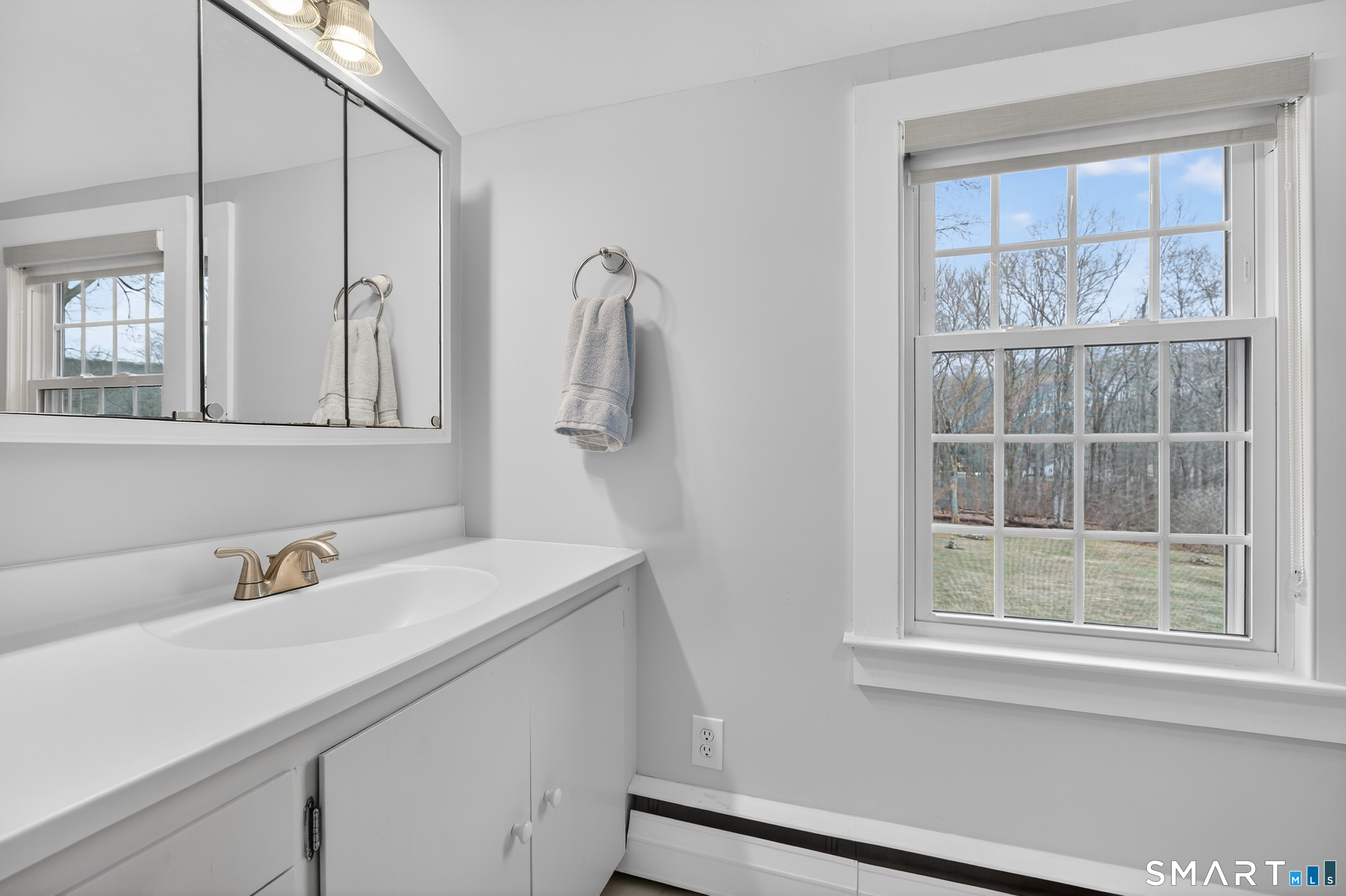 24 Saunders Hollow Road Old Lyme, CT 06371 - Photo 22 of 36 Primary bath