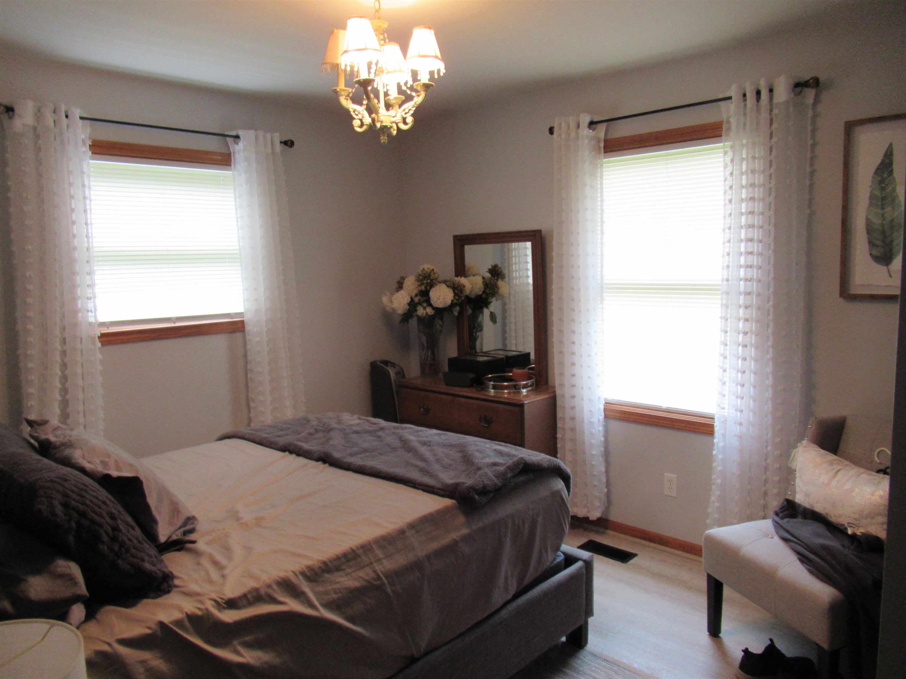 5055 Kelly Road Flint, MI 48504 - Photo 20 of 49 50120095-19.JPG
