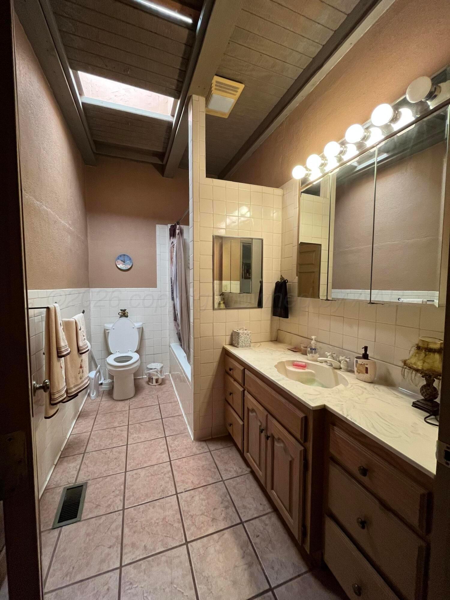 911 South Main Street Childress, TX 79201 - Photo 23 of 35 IMG_4306